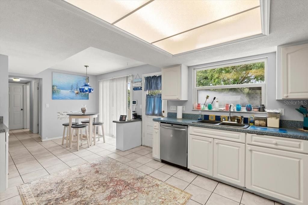 For Sale: $515,000 (5 beds, 2 baths, 2200 Square Feet)