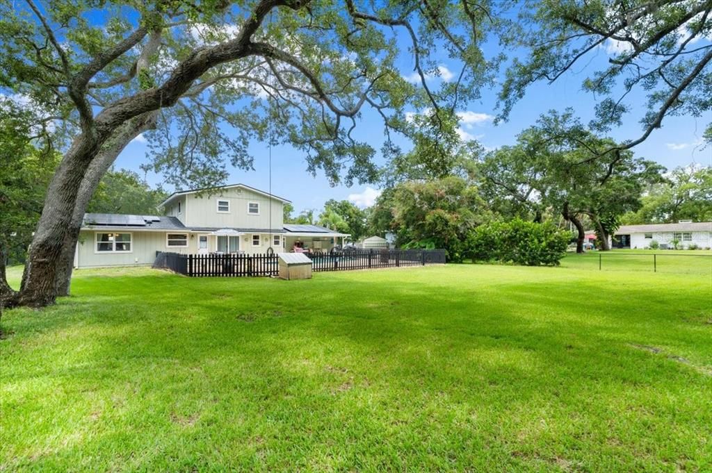 For Sale: $515,000 (5 beds, 2 baths, 2200 Square Feet)