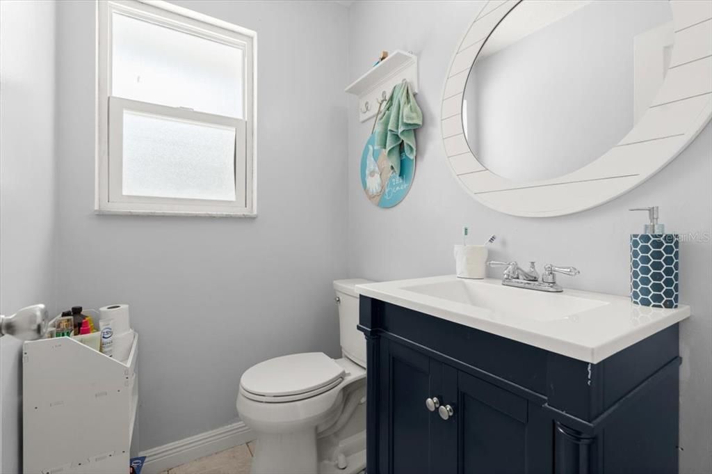 For Sale: $515,000 (5 beds, 2 baths, 2200 Square Feet)