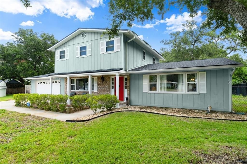 For Sale: $515,000 (5 beds, 2 baths, 2200 Square Feet)