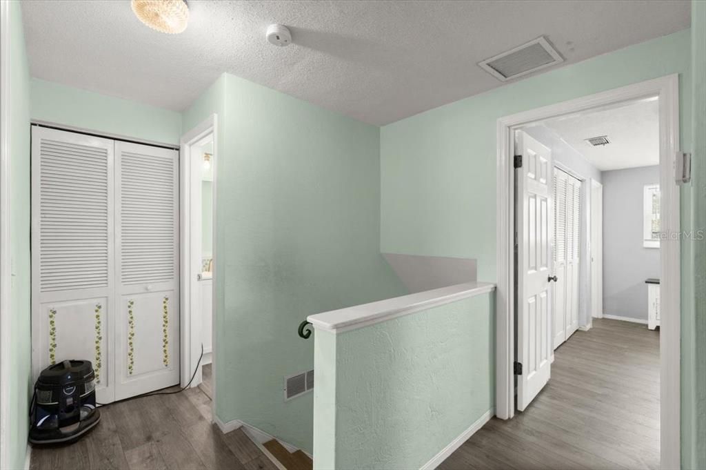 For Sale: $515,000 (5 beds, 2 baths, 2200 Square Feet)