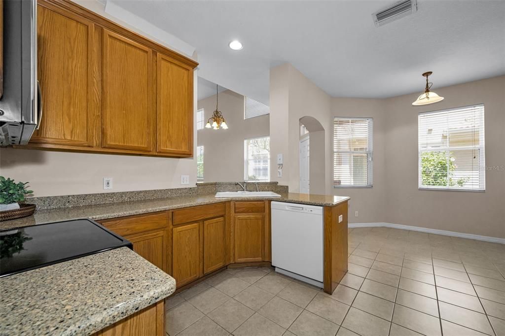 На продажу: $469,900 (3 спален, 2 ванн, 2027 Квадратных фут)