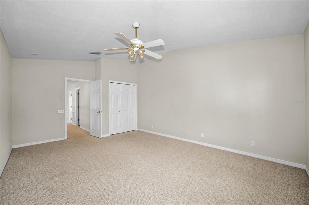 На продажу: $469,900 (3 спален, 2 ванн, 2027 Квадратных фут)