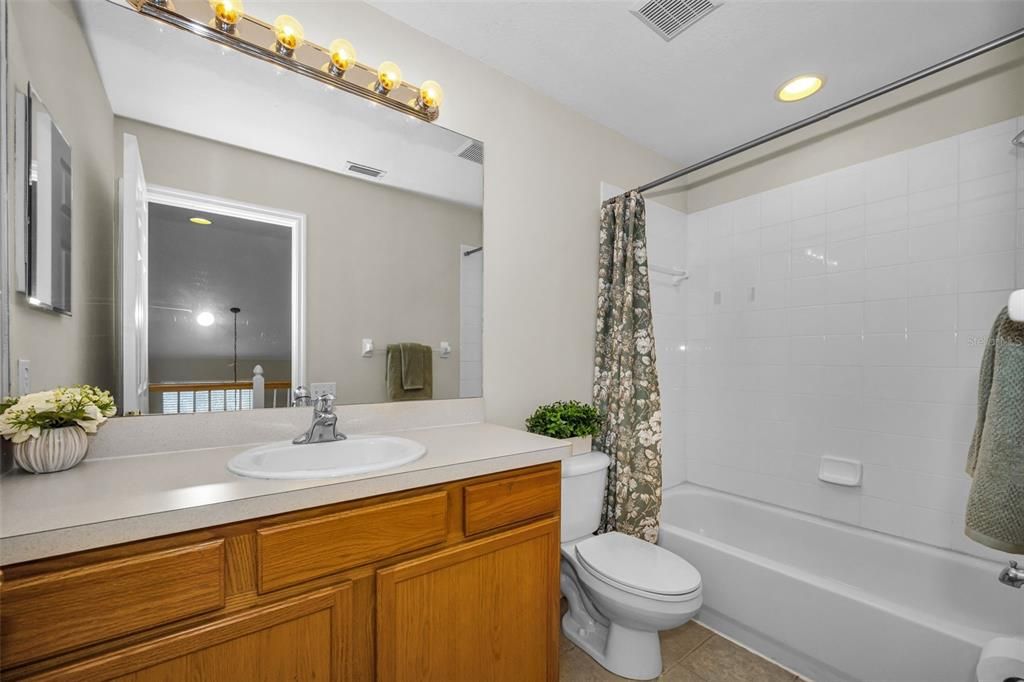 На продажу: $469,900 (3 спален, 2 ванн, 2027 Квадратных фут)