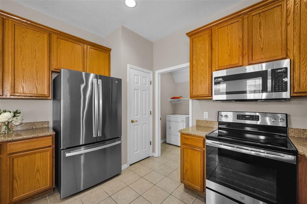 На продажу: $469,900 (3 спален, 2 ванн, 2027 Квадратных фут)