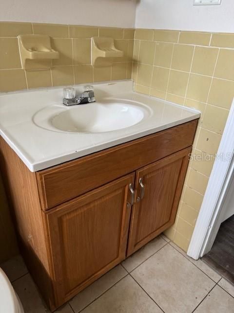 For Rent: $1,350 (2 beds, 1 baths, 1056 Square Feet)