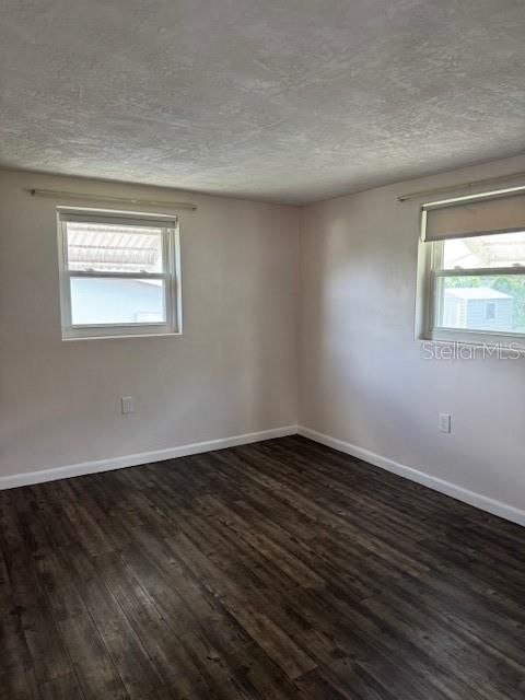For Rent: $1,350 (2 beds, 1 baths, 1056 Square Feet)