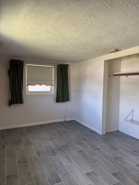 For Rent: $1,350 (2 beds, 1 baths, 1056 Square Feet)