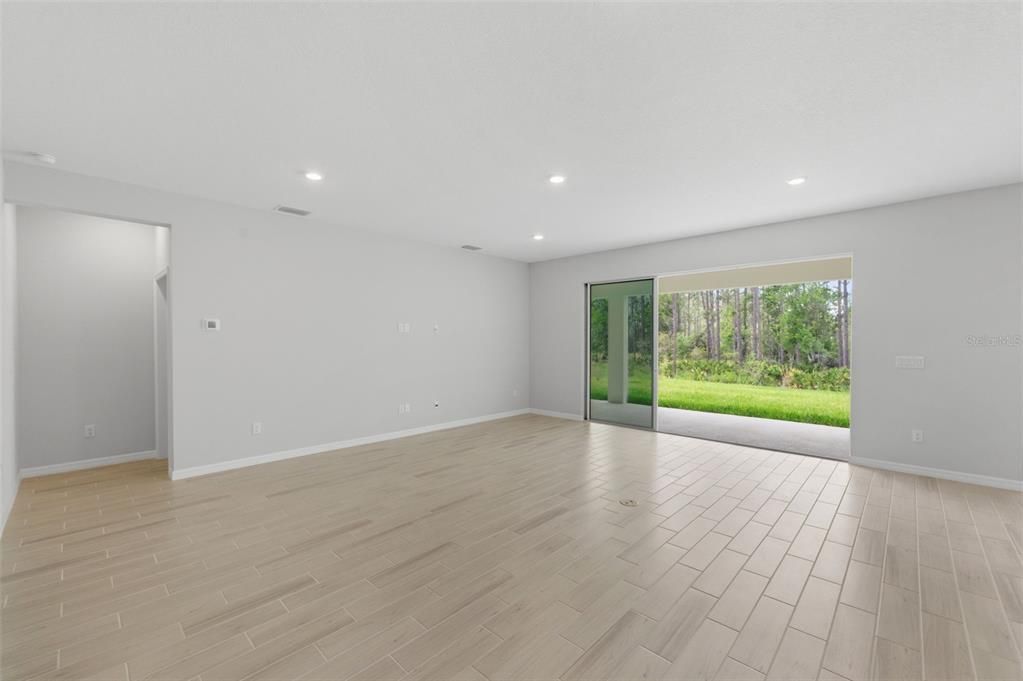 En Venta: $751,999 (5 camas, 4 baños, 3835 Pies cuadrados)