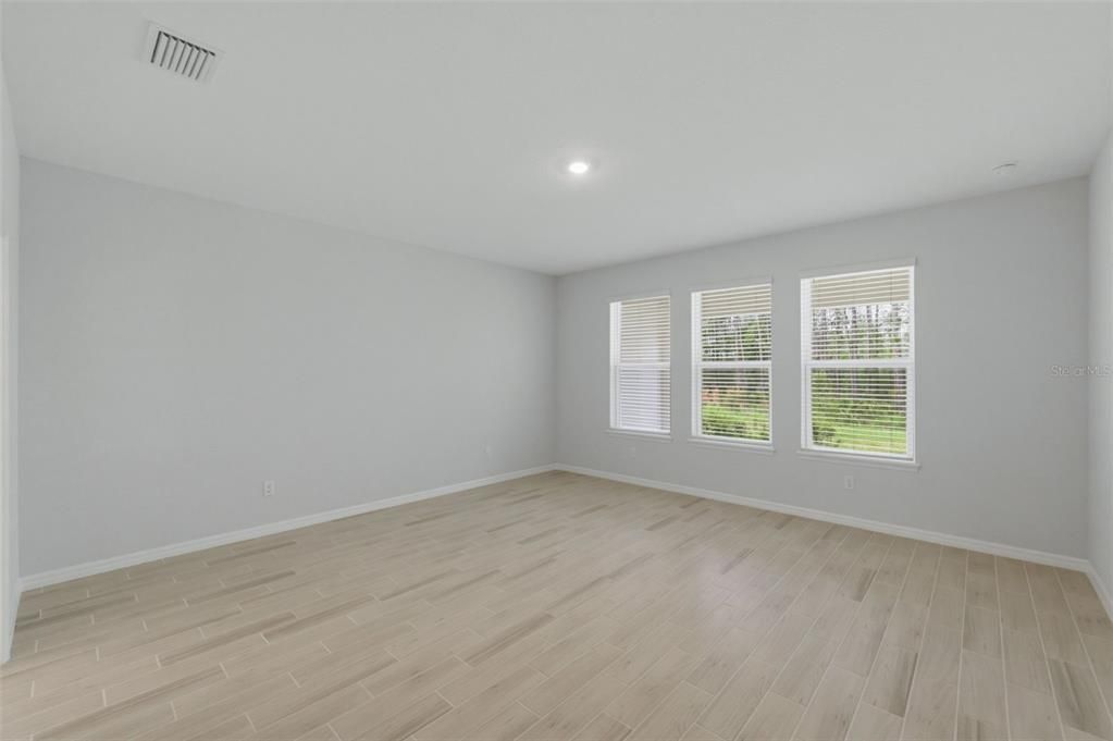 En Venta: $751,999 (5 camas, 4 baños, 3835 Pies cuadrados)