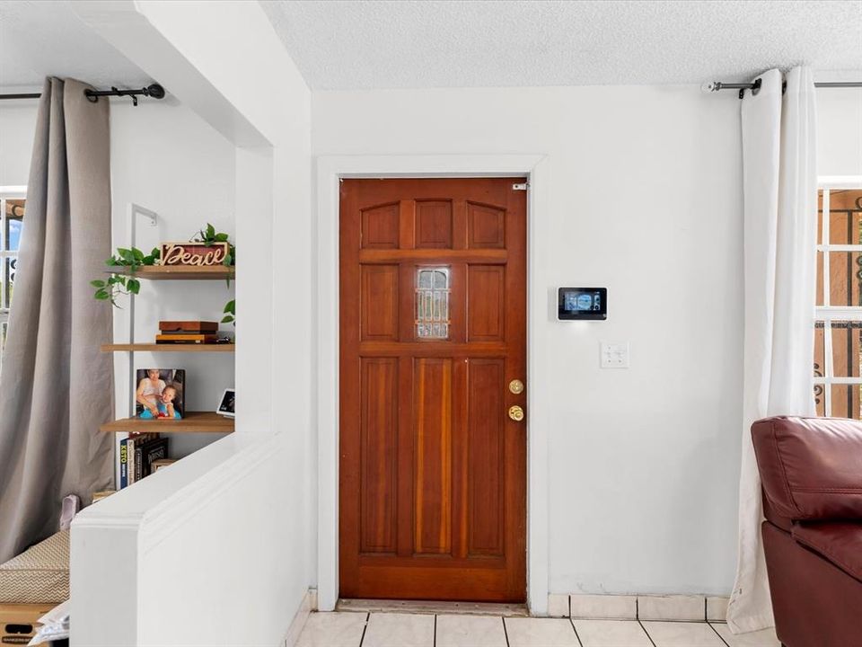 Activo con contrato: $250,000 (3 camas, 2 baños, 1269 Pies cuadrados)