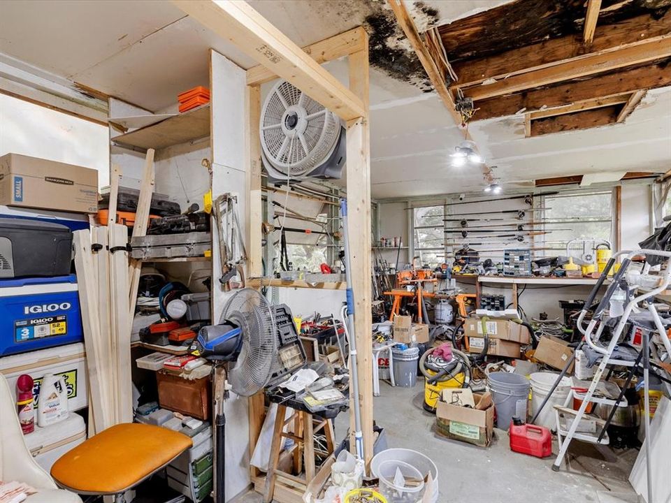 Activo con contrato: $250,000 (3 camas, 2 baños, 1269 Pies cuadrados)