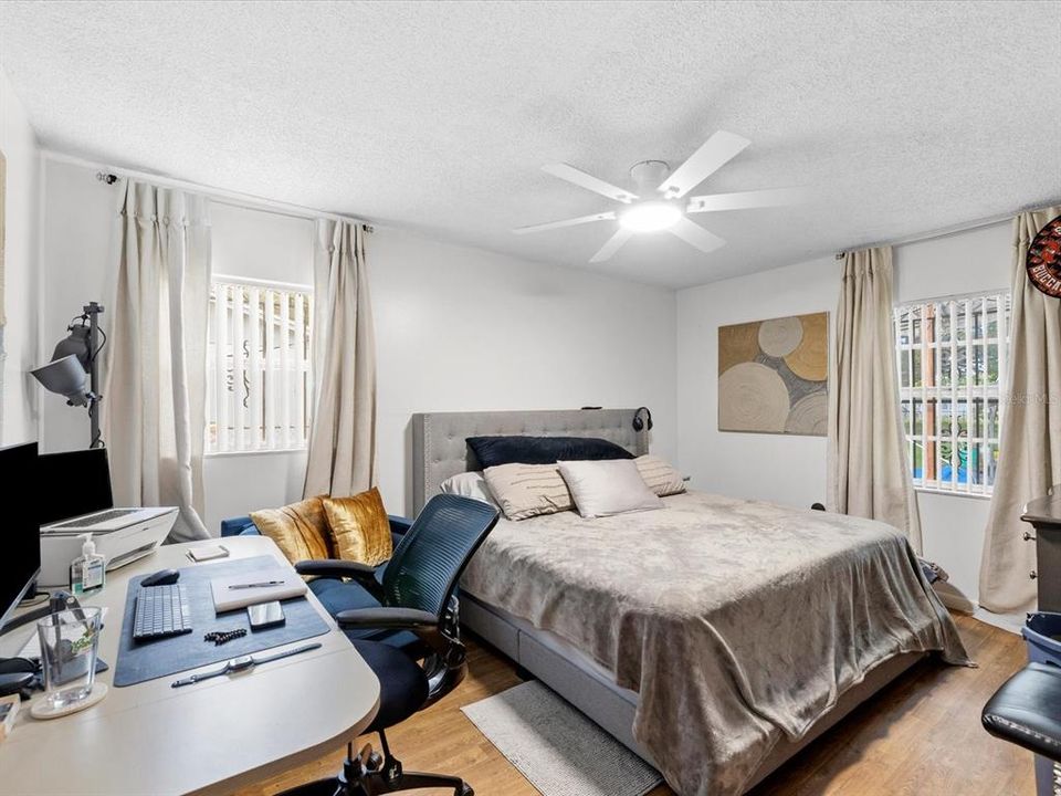 Activo con contrato: $250,000 (3 camas, 2 baños, 1269 Pies cuadrados)