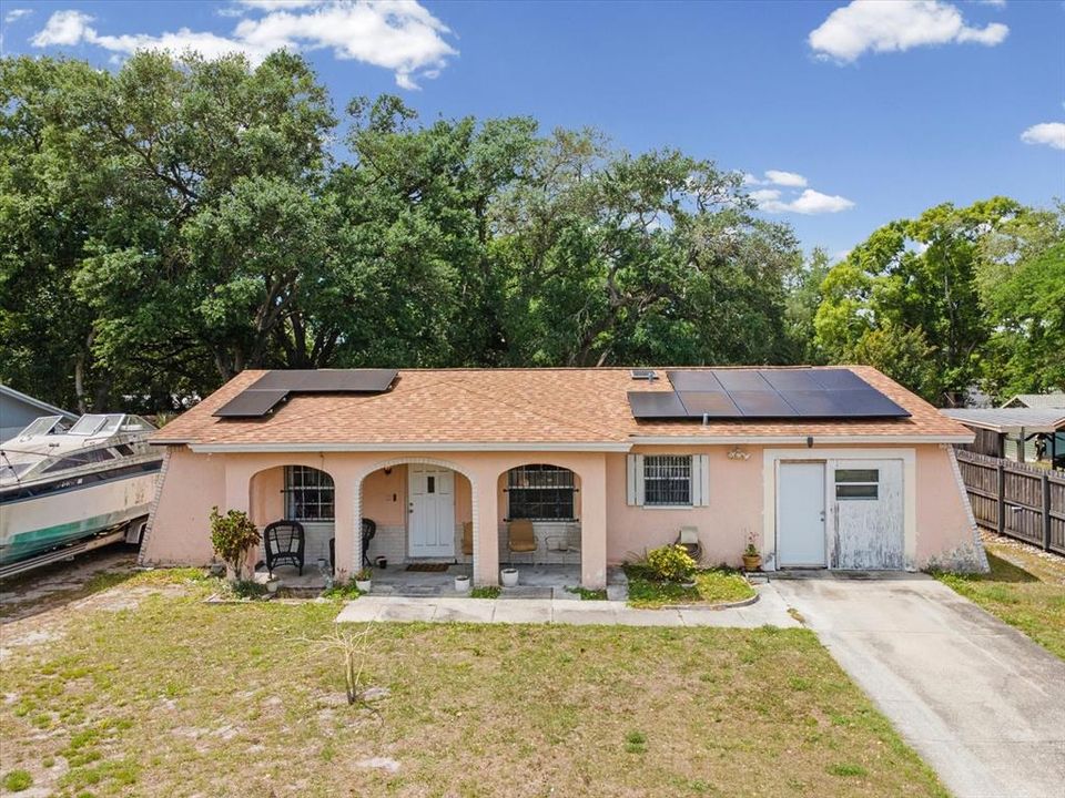 Activo con contrato: $250,000 (3 camas, 2 baños, 1269 Pies cuadrados)