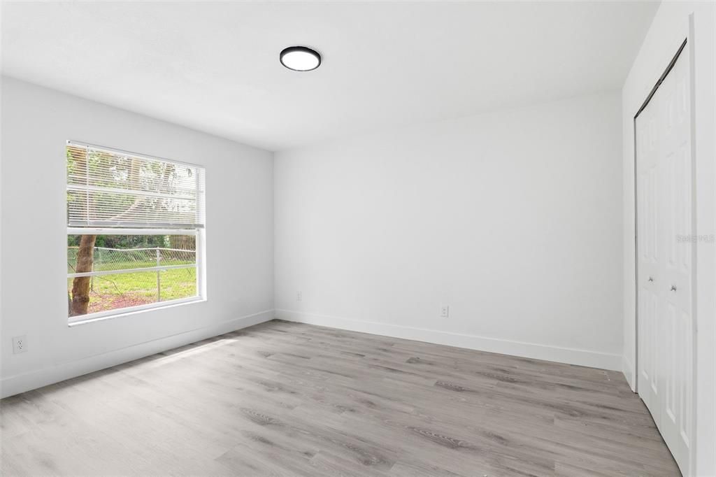 For Sale: $329,900 (4 beds, 3 baths, 1602 Square Feet)