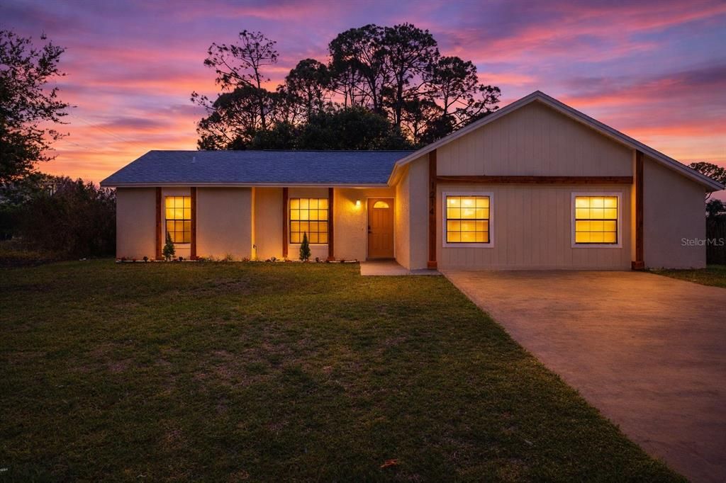 For Sale: $329,900 (4 beds, 3 baths, 1602 Square Feet)