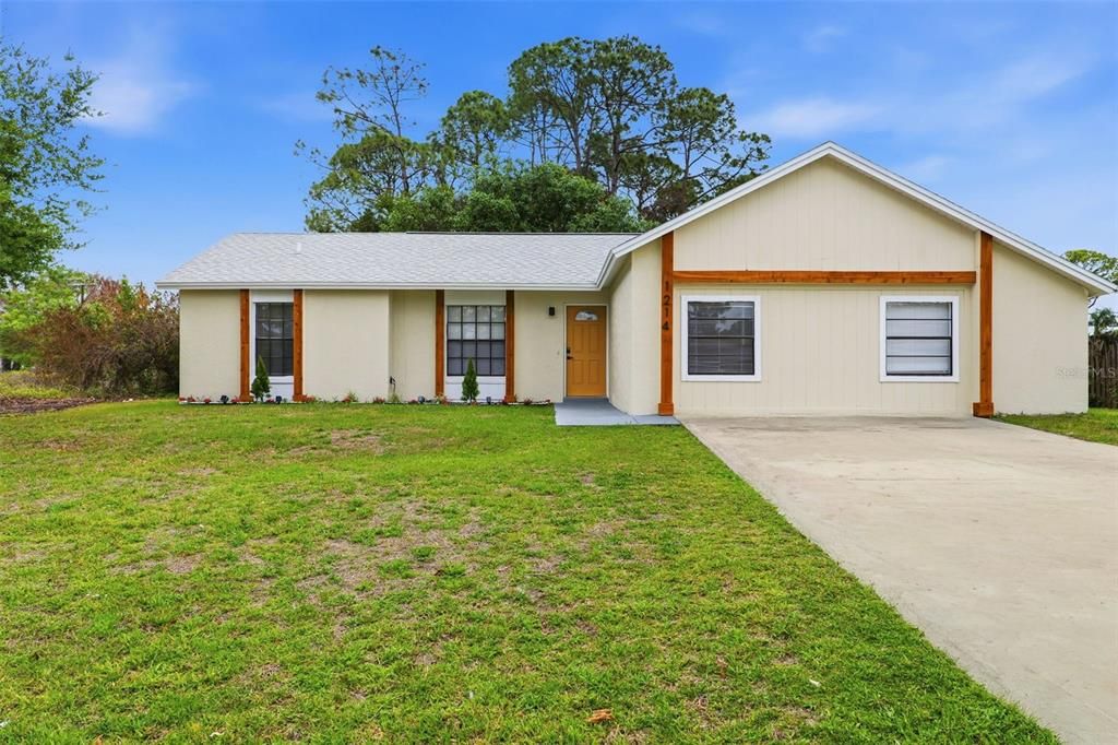 For Sale: $329,900 (4 beds, 3 baths, 1602 Square Feet)