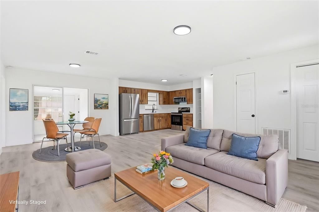For Sale: $329,900 (4 beds, 3 baths, 1602 Square Feet)