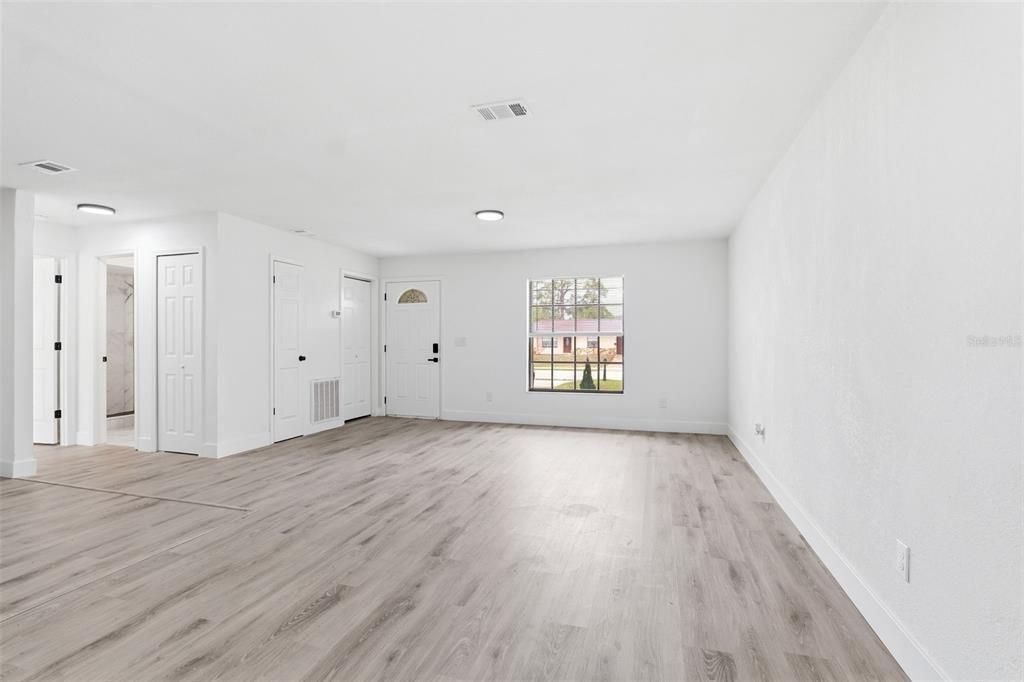 For Sale: $329,900 (4 beds, 3 baths, 1602 Square Feet)