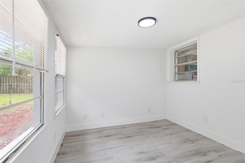 For Sale: $329,900 (4 beds, 3 baths, 1602 Square Feet)