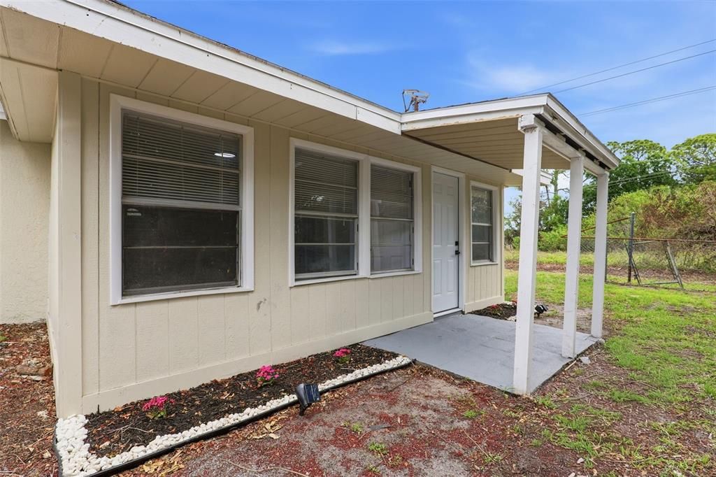 For Sale: $329,900 (4 beds, 3 baths, 1602 Square Feet)