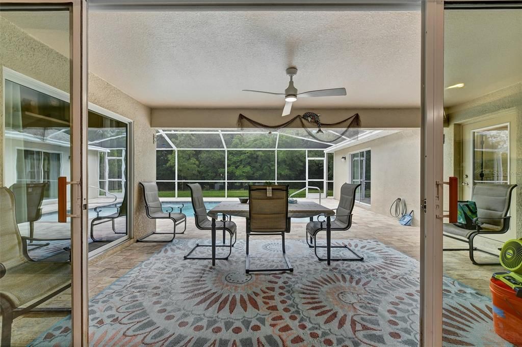 En Venta: $533,450 (4 camas, 3 baños, 2270 Pies cuadrados)