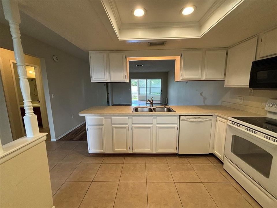 For Rent: $1,750 (2 beds, 2 baths, 1030 Square Feet)