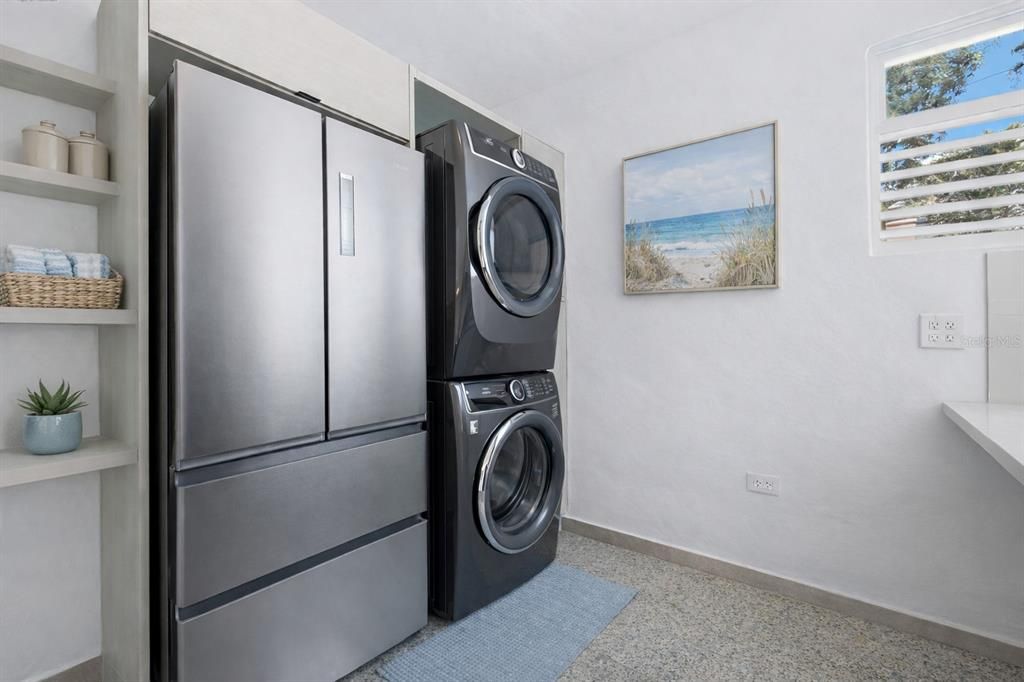 En Renta: $2,950 (2 camas, 2 baños, 819 Pies cuadrados)