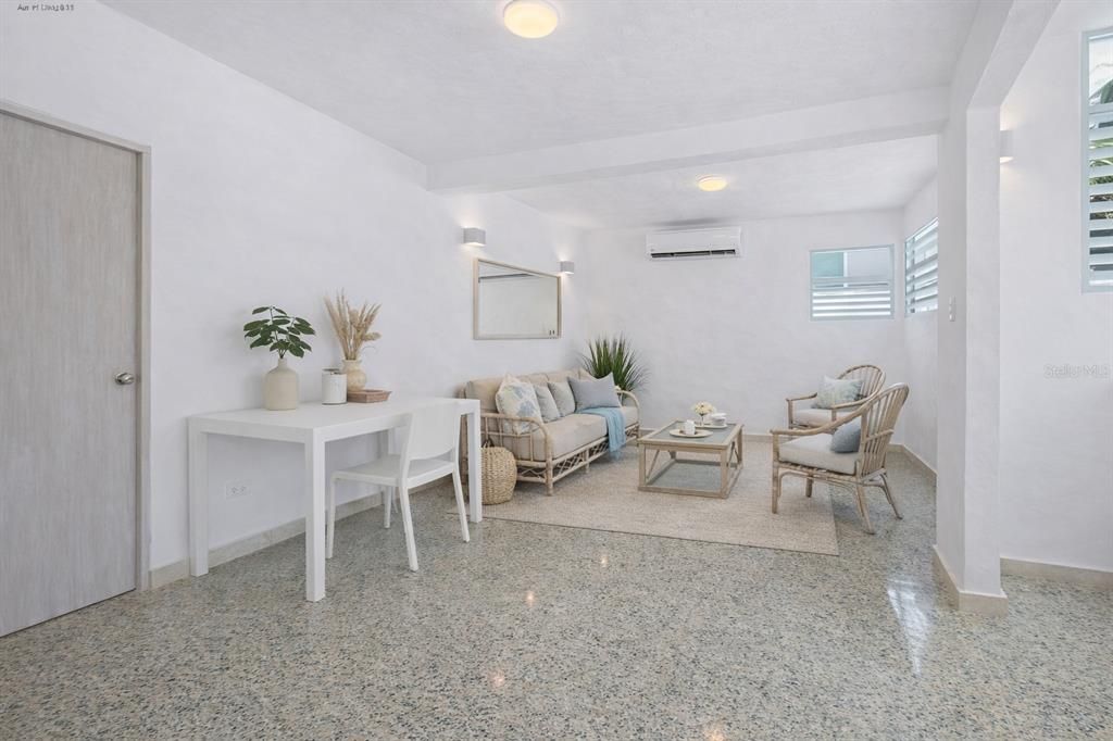 En Renta: $2,950 (2 camas, 2 baños, 819 Pies cuadrados)