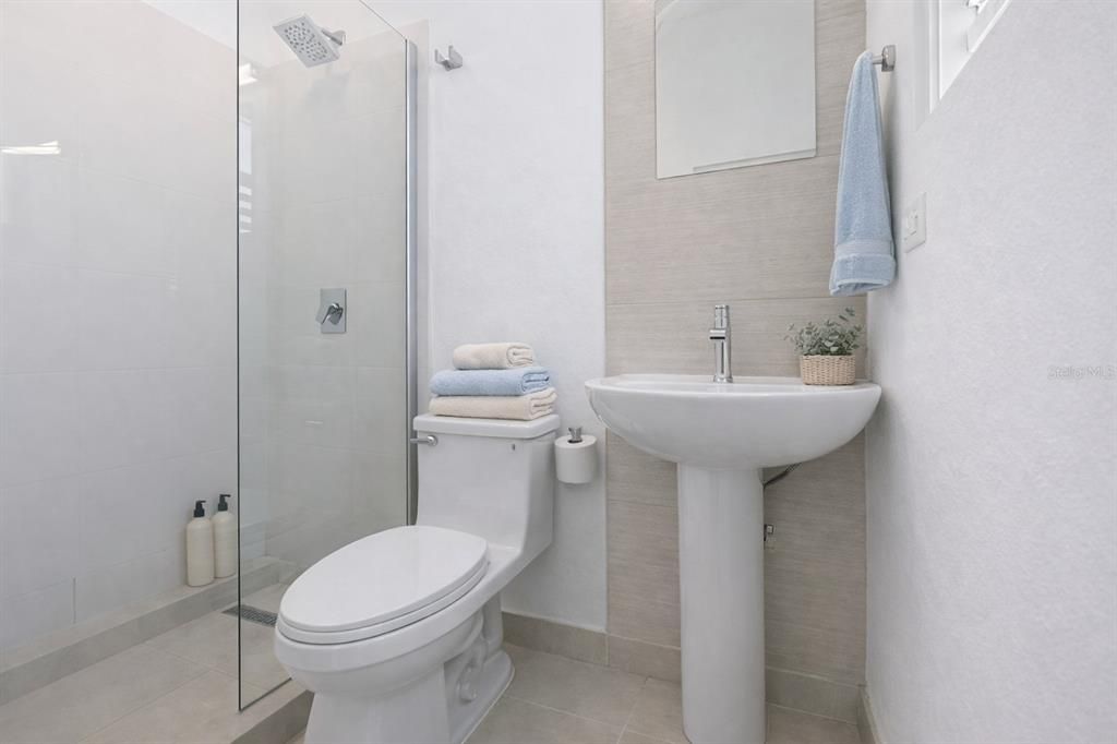 En Renta: $2,950 (2 camas, 2 baños, 819 Pies cuadrados)