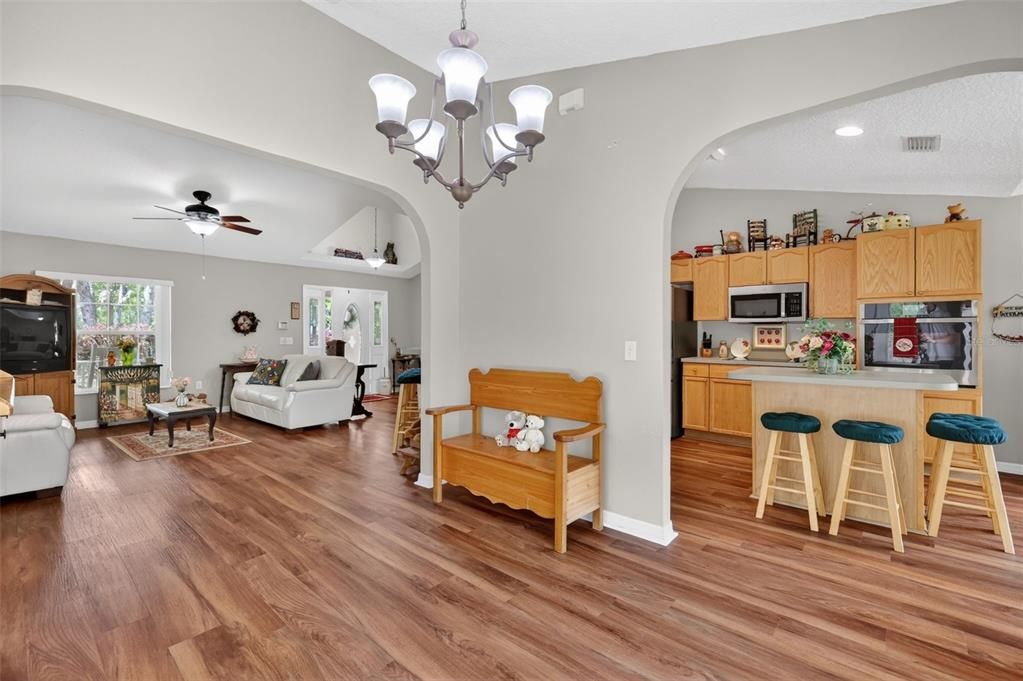 En Venta: $374,000 (2 camas, 2 baños, 1596 Pies cuadrados)