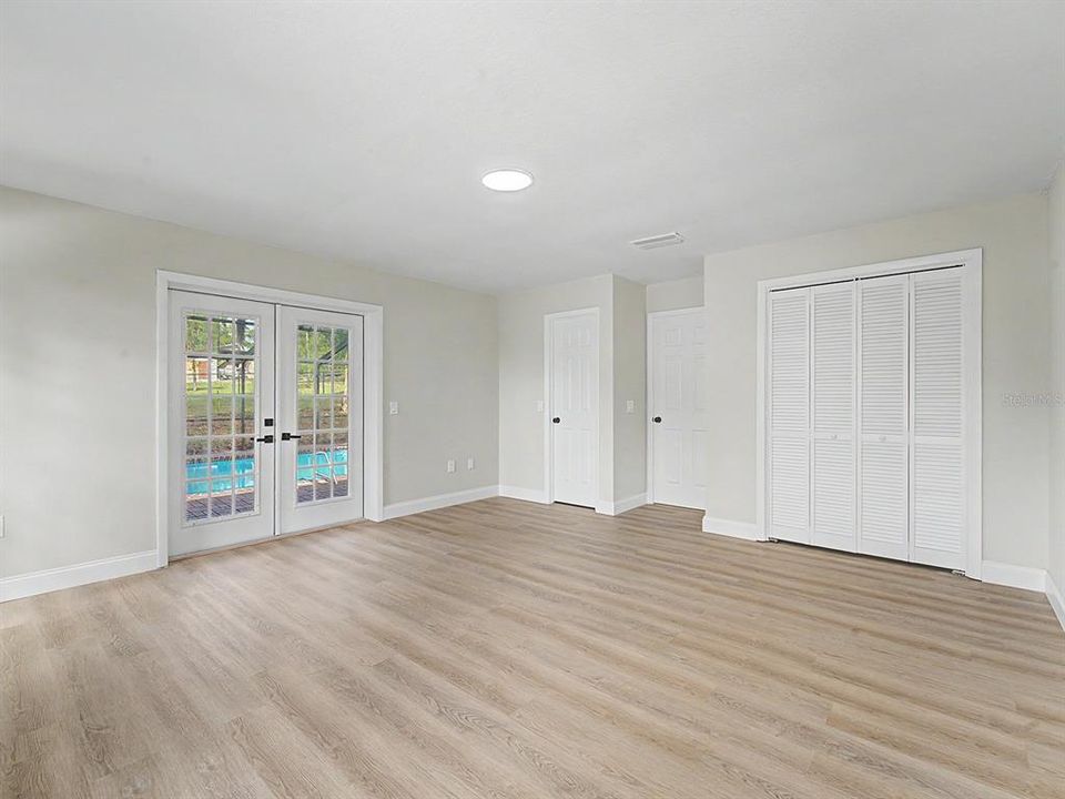 Activo con contrato: $414,999 (4 camas, 2 baños, 1863 Pies cuadrados)