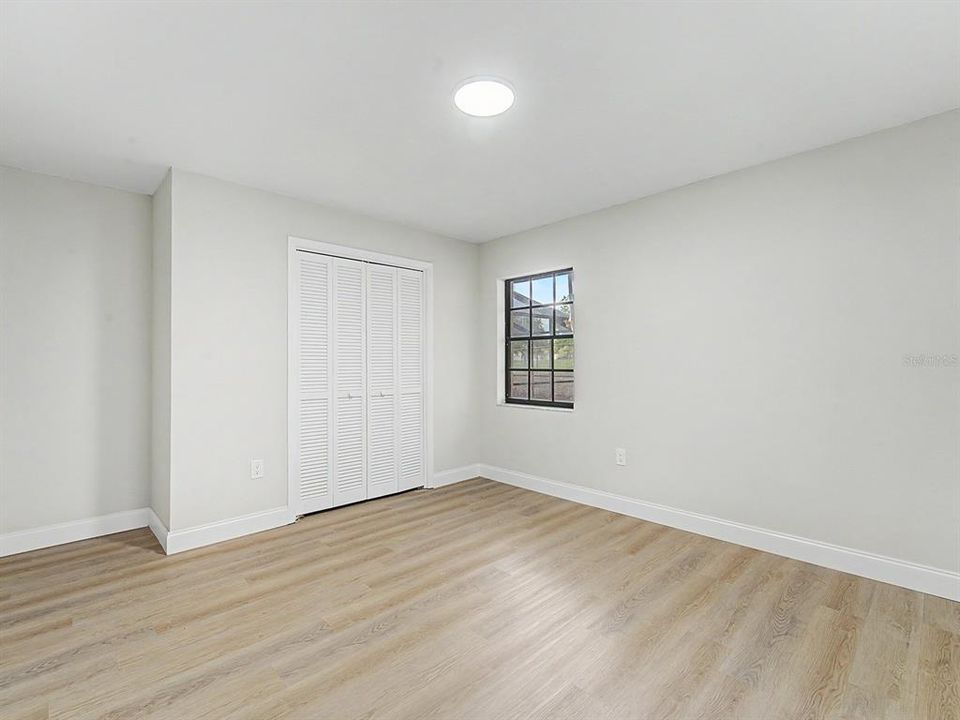 Activo con contrato: $414,999 (4 camas, 2 baños, 1863 Pies cuadrados)