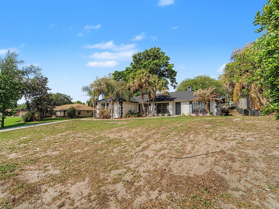 Activo con contrato: $414,999 (4 camas, 2 baños, 1863 Pies cuadrados)