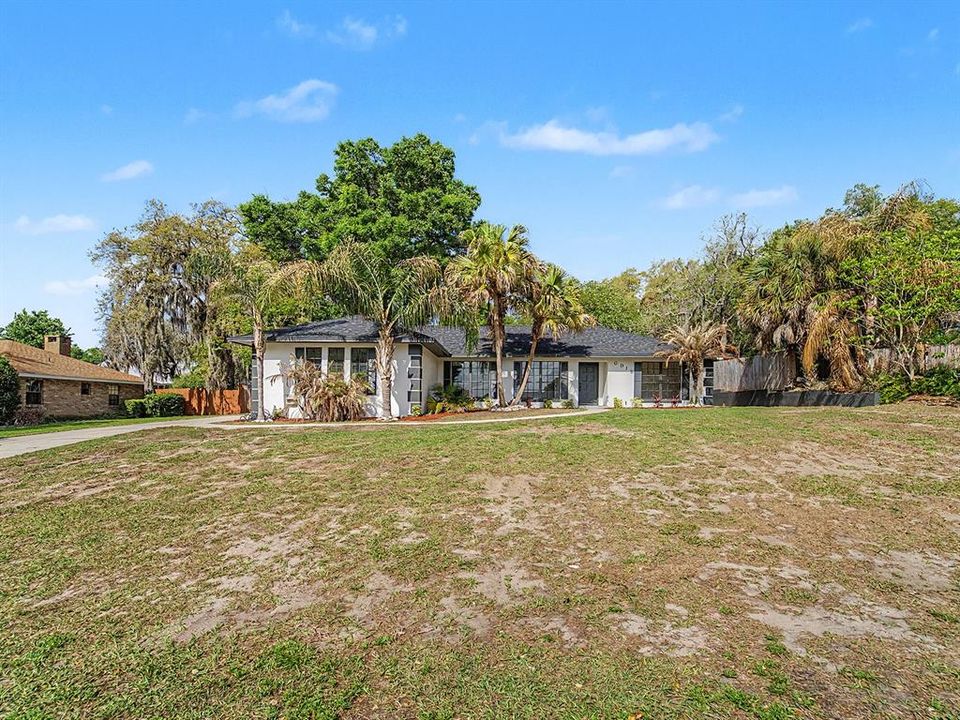Activo con contrato: $414,999 (4 camas, 2 baños, 1863 Pies cuadrados)
