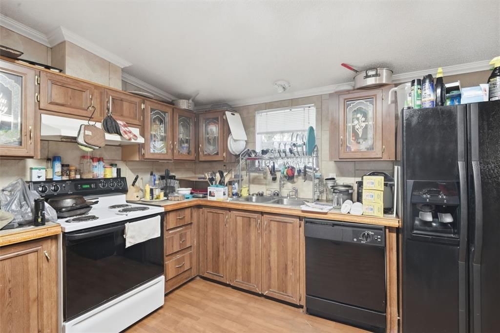 На продажу: $280,000 (4.23 acres)