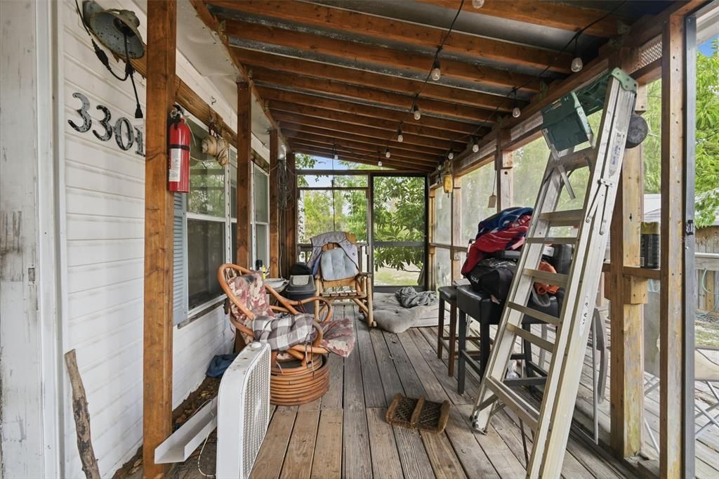 На продажу: $280,000 (4.23 acres)