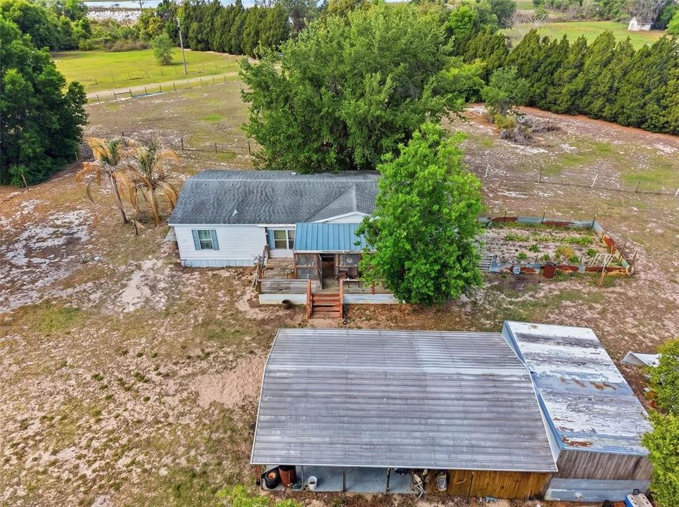 На продажу: $280,000 (4.23 acres)