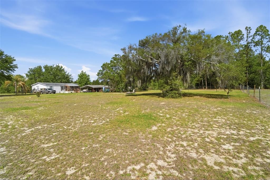 На продажу: $280,000 (4.23 acres)