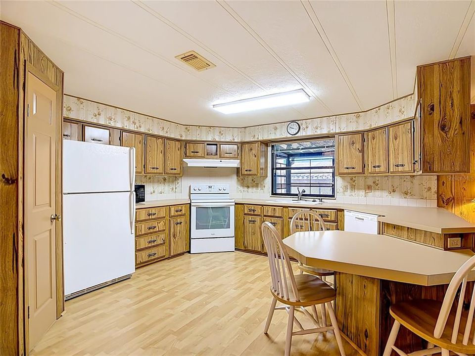 En Venta: $155,900 (2 camas, 2 baños, 1596 Pies cuadrados)