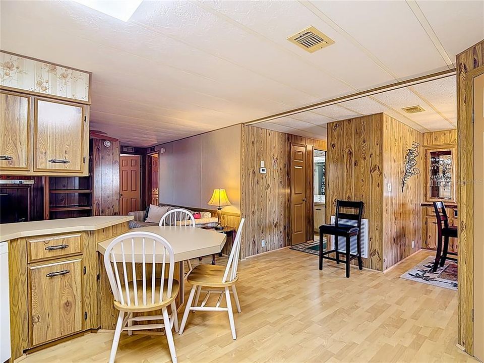 En Venta: $155,900 (2 camas, 2 baños, 1596 Pies cuadrados)