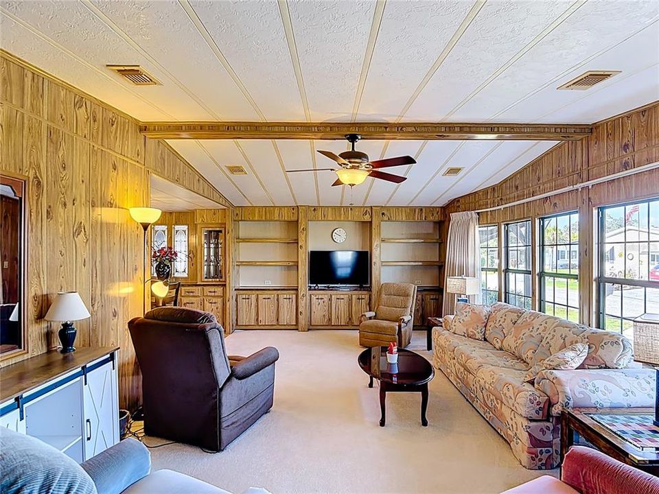 En Venta: $155,900 (2 camas, 2 baños, 1596 Pies cuadrados)