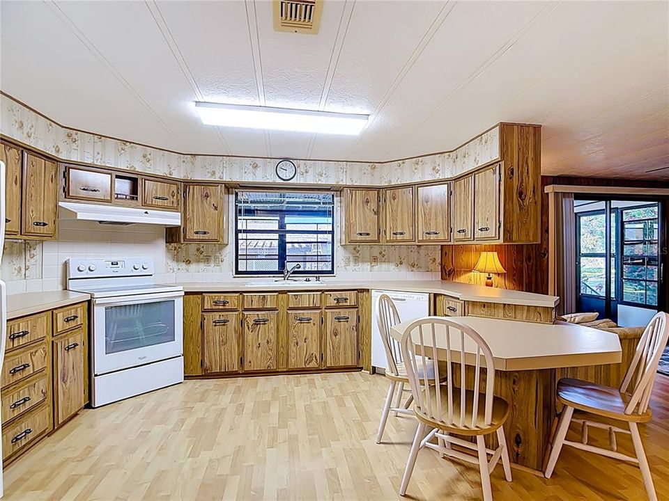 En Venta: $155,900 (2 camas, 2 baños, 1596 Pies cuadrados)