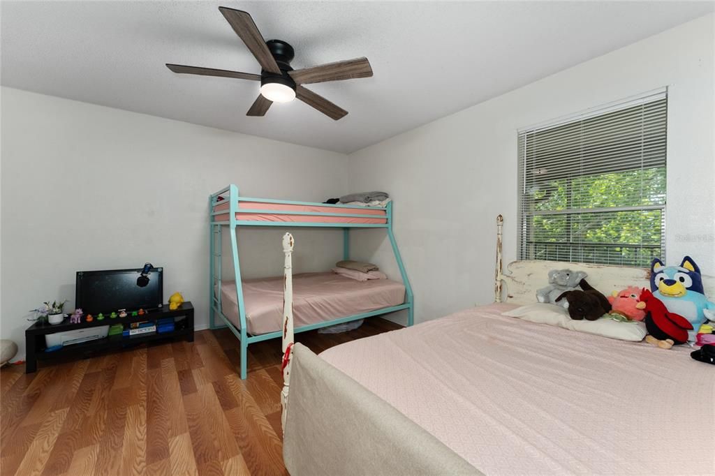 En Venta: $179,990 (2 camas, 2 baños, 1019 Pies cuadrados)