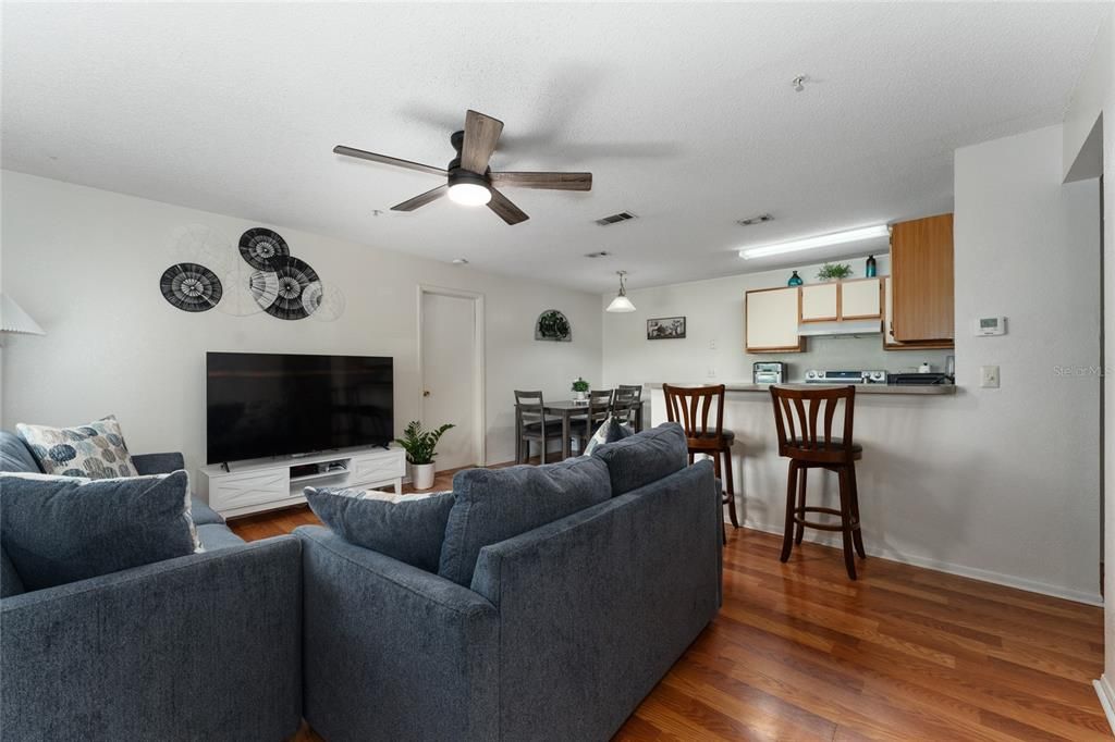 En Venta: $179,990 (2 camas, 2 baños, 1019 Pies cuadrados)