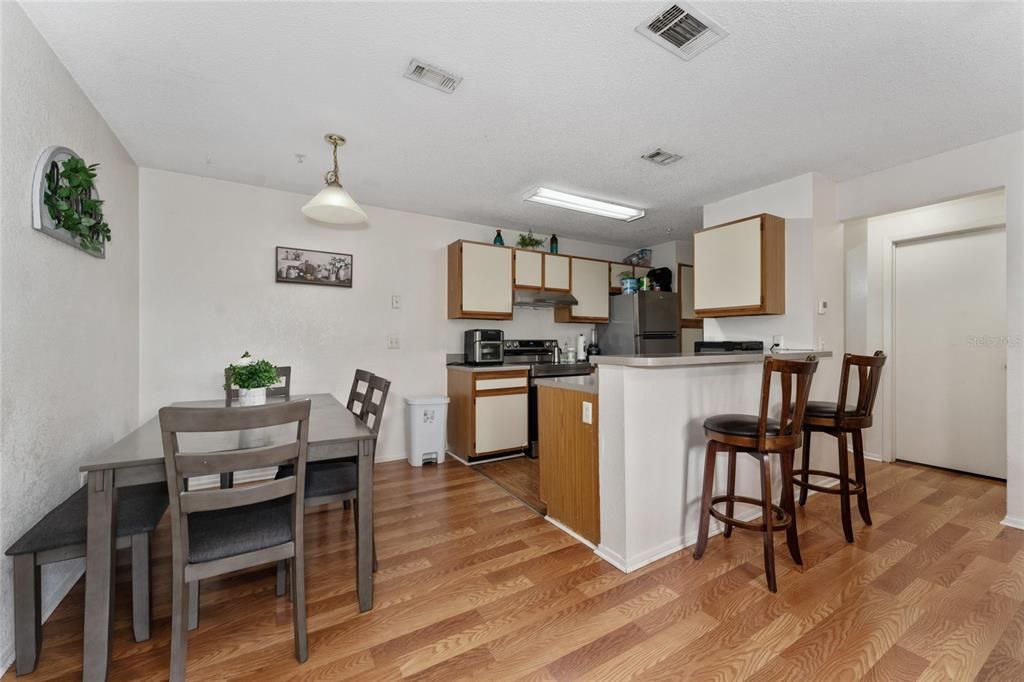 En Venta: $179,990 (2 camas, 2 baños, 1019 Pies cuadrados)