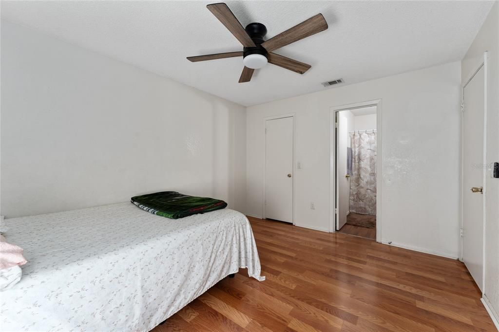 En Venta: $179,990 (2 camas, 2 baños, 1019 Pies cuadrados)