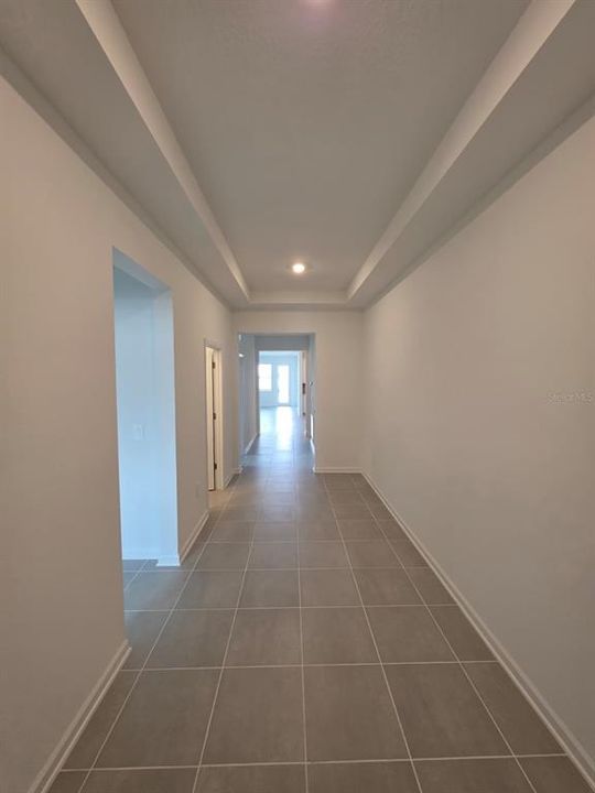 Activo con contrato: $2,700 (4 camas, 3 baños, 2199 Pies cuadrados)
