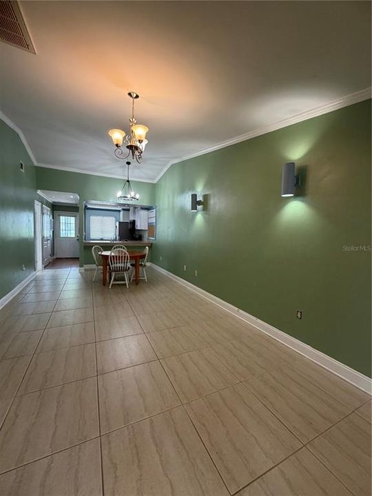 На продажу: $169,900 (2 спален, 2 ванн, 921 Квадратных фут)
