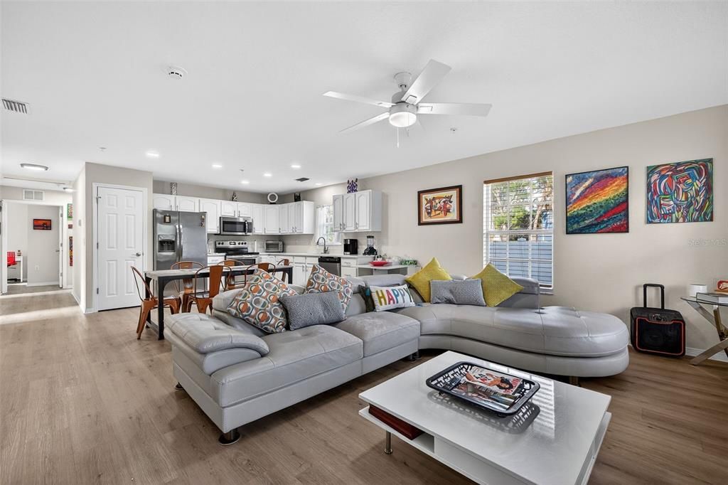 Active With Contract: $3,500 (3 beds, 2 baths, 1379 Square Feet)